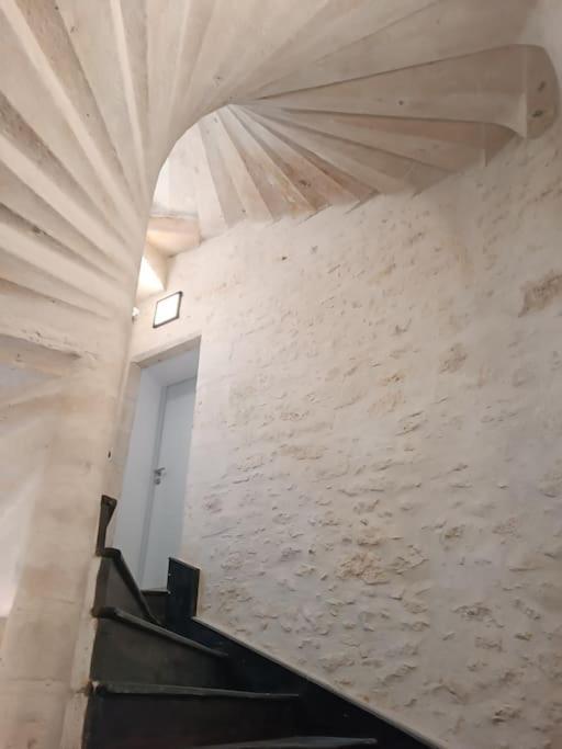 Appartement Centre Ville Historique Avec Terrasse Et Climatise Perigueux Bagian luar foto